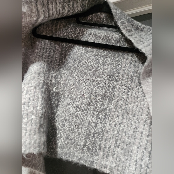 Gray women's MerSea cozy wrap NWOT - Picture 3 of 6